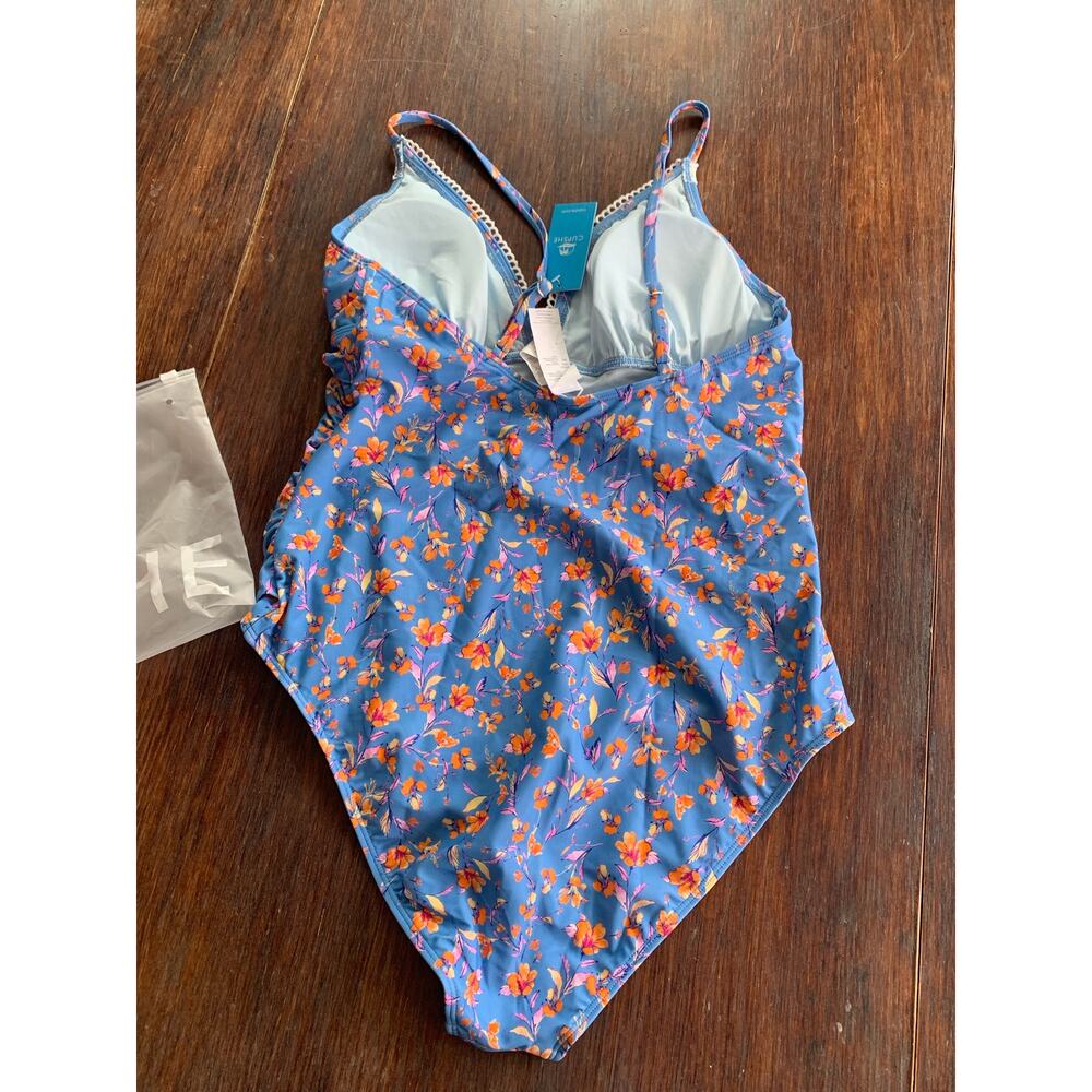 Cupshe floral one piece with lace trim - Picture 2 of 6
